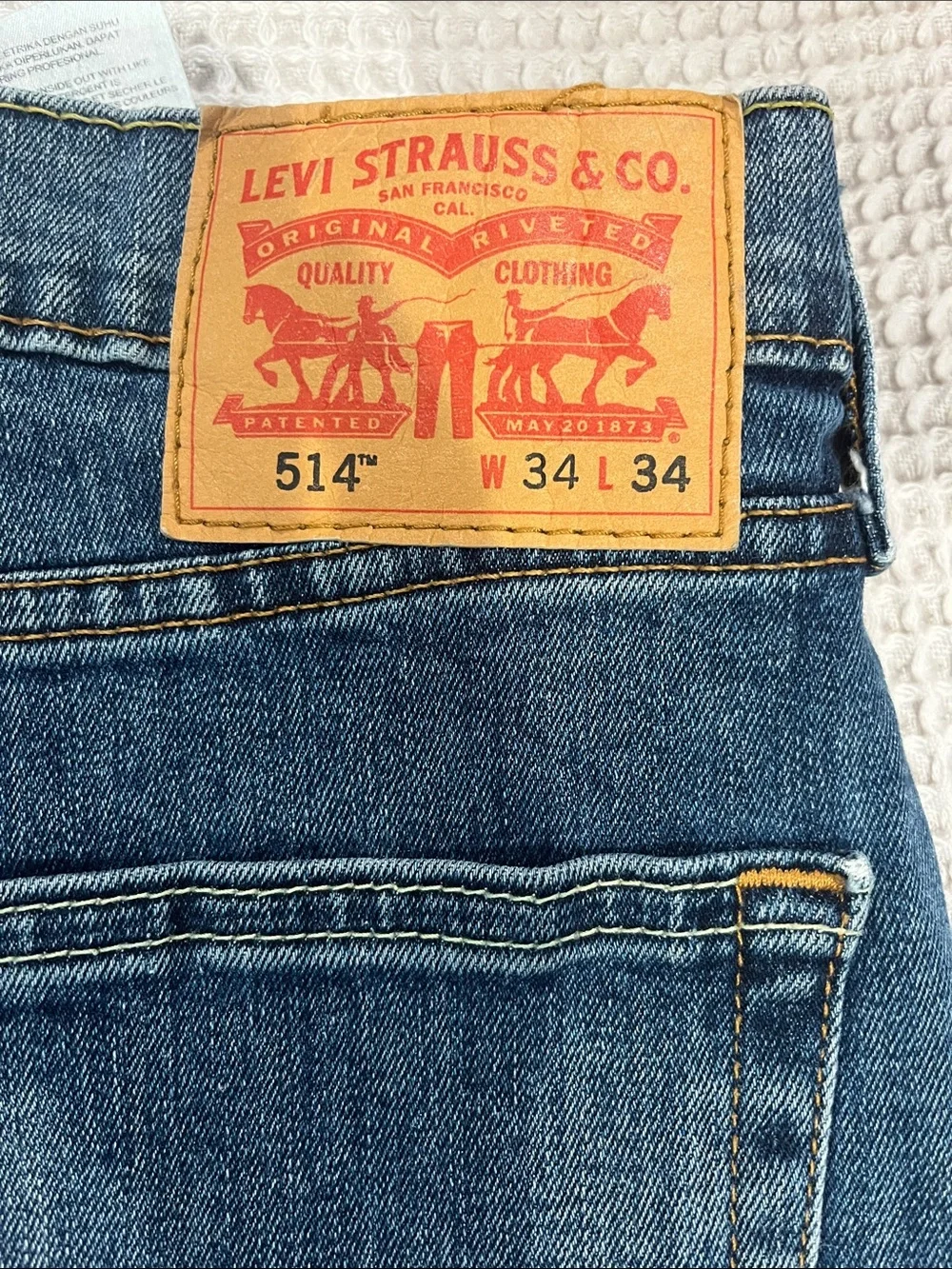 Levi's Men's 514 Slim Straight Jeans in Medium Blue Wash